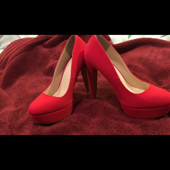 Heels - Picture 1 of 2